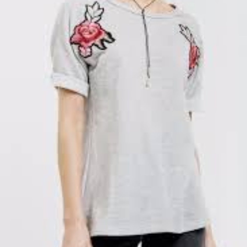 ROSE TEE - Picture 2 of 6